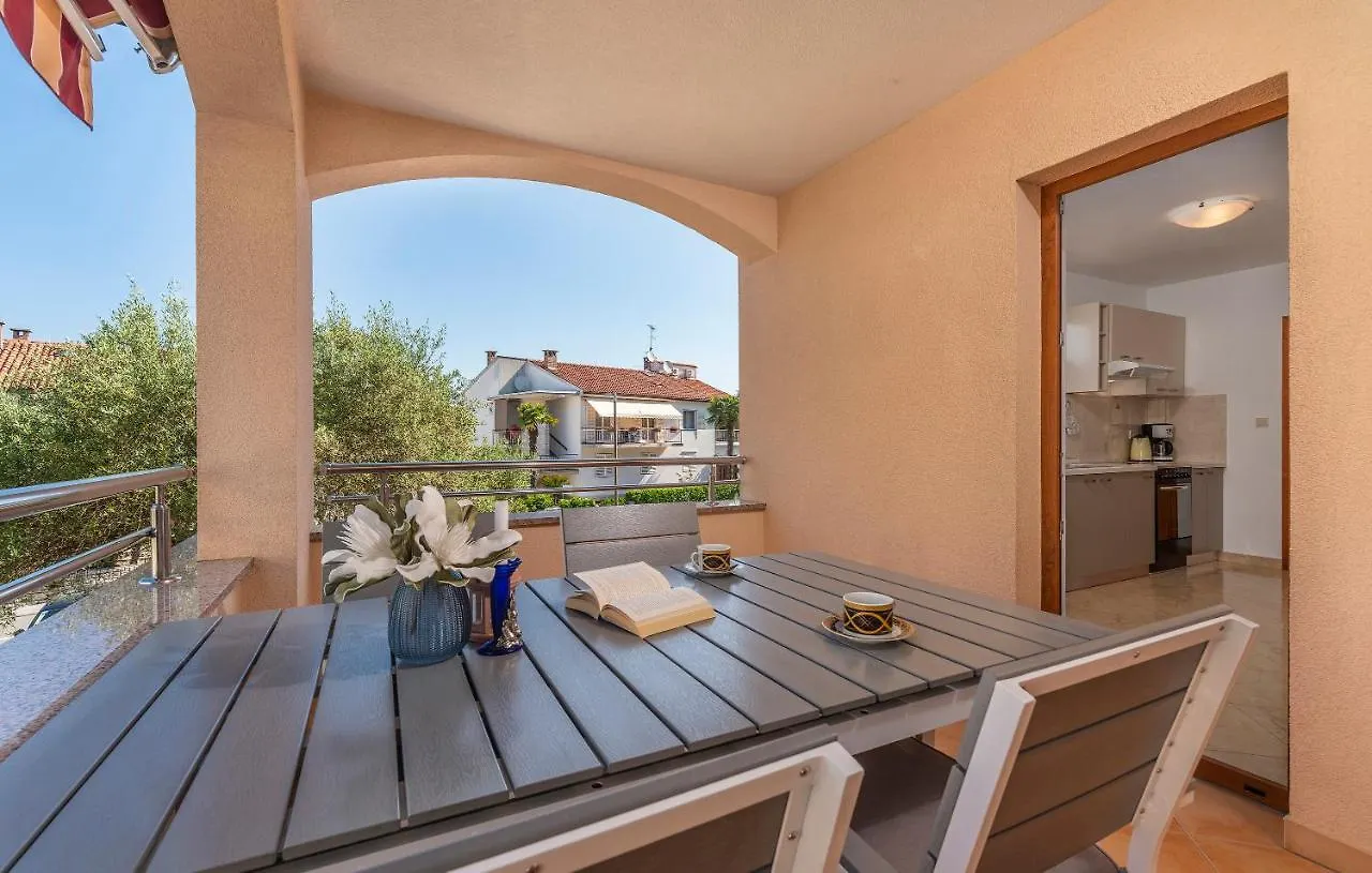 פורץ Apartments Villa Ana קרואטיה