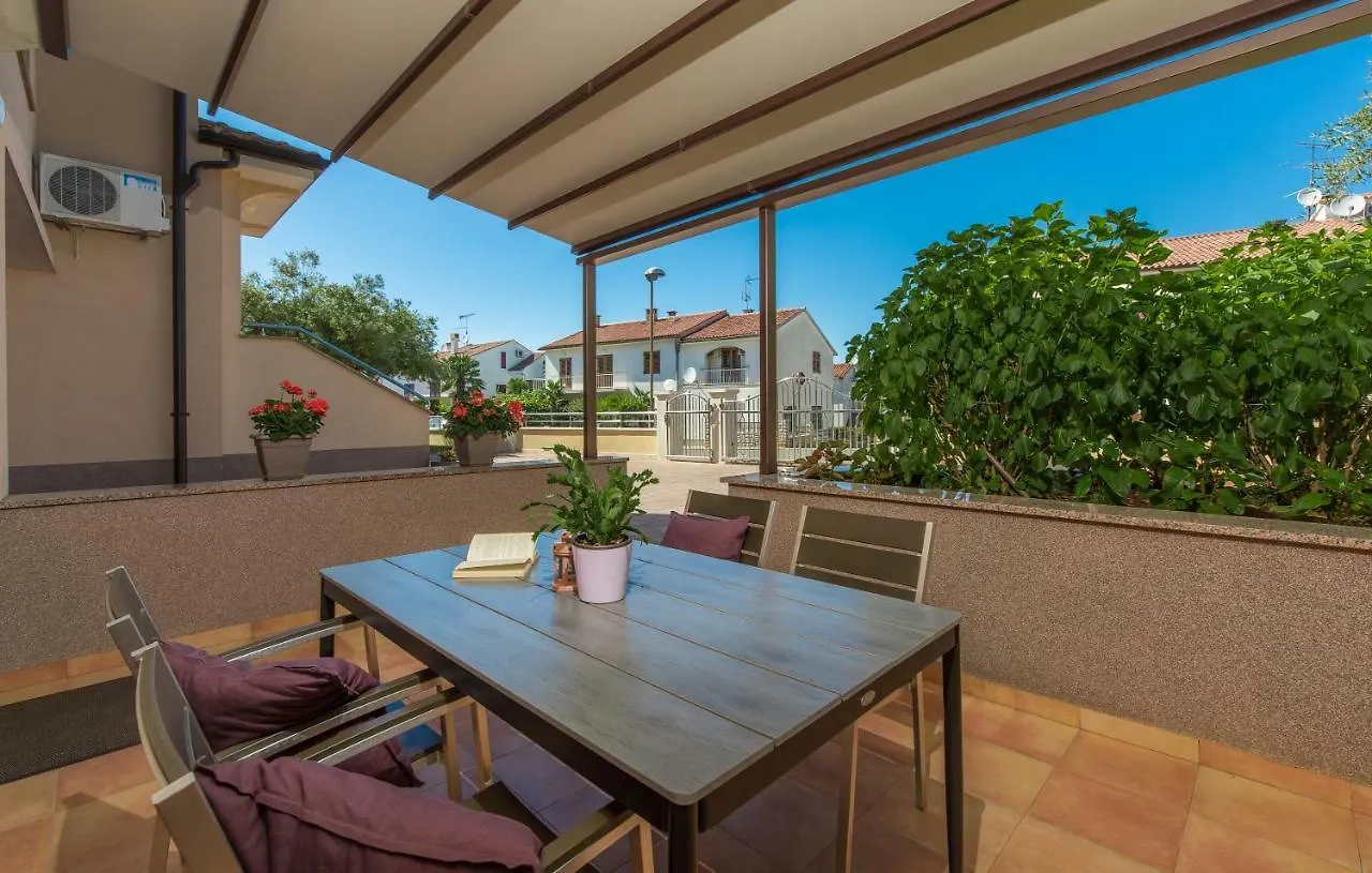 פורץ Apartments Villa Ana 0*,